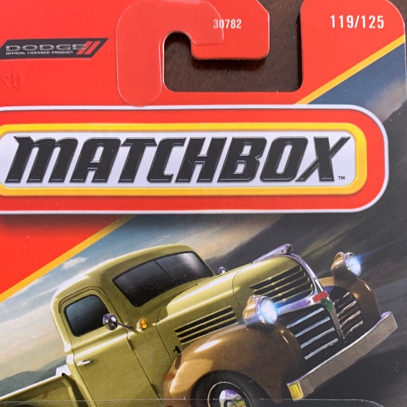 NEW- Mattel Matchbox 1940 Dodge V-Series Truck - Beige and Brown #119/125 - Picture 4 of 6